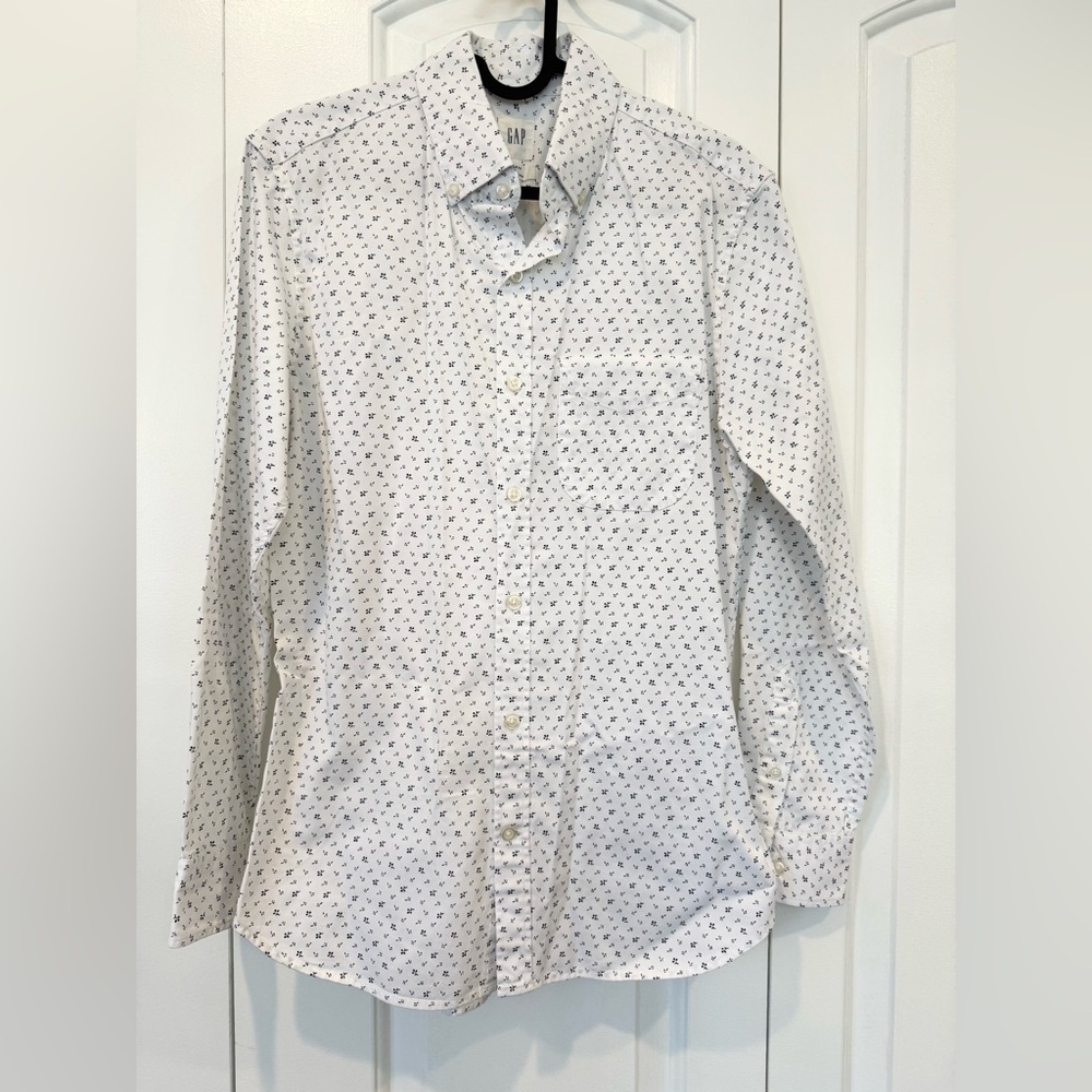 Gap slim fit shirt